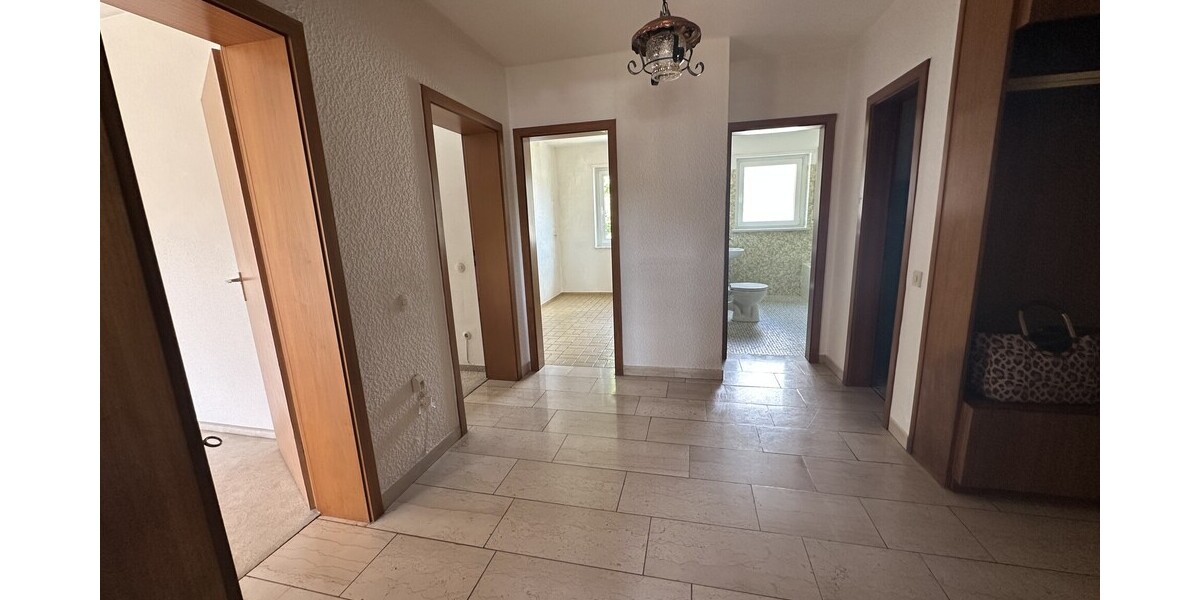 Wohnkomfort mit Perspektive – Großzügige Eigentumswohnung mit Balkon und Aufzug - Erbpachtgrundstück - Etagenwohnung Hemer | Angebot:27146095