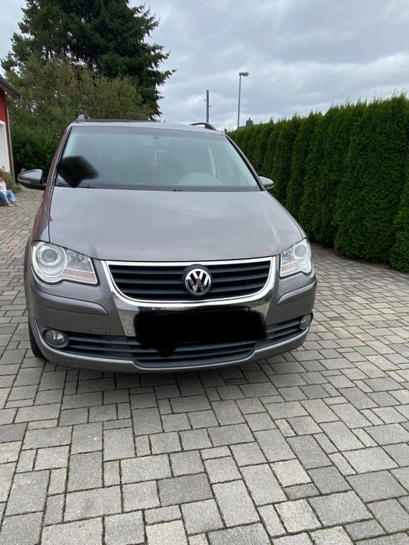 VW Touran 195.394 km 3.500 € Naundorf 04769
