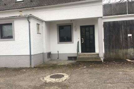Haus zum Kaufen in Augsburg 595.000 € 240 m²