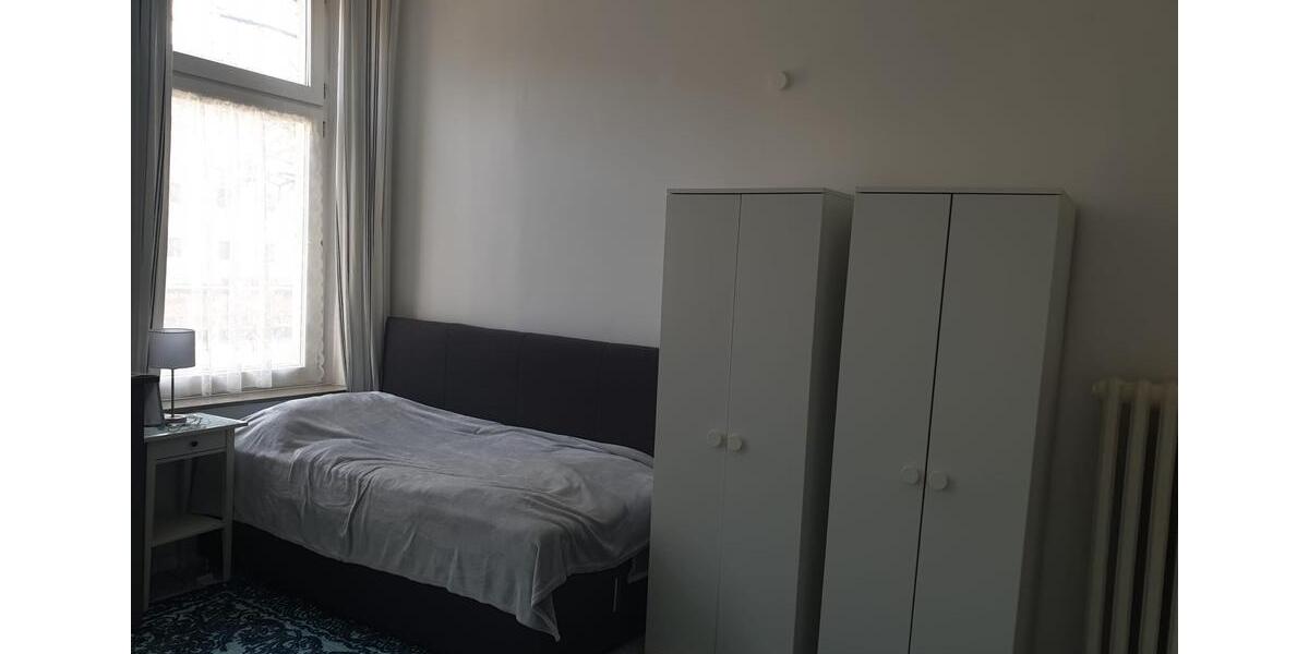 Etagenwohnung Krefeld Benrad - 4 Zimmer, 100 m&sup2;, 1.300&euro; | Angebot:25514427