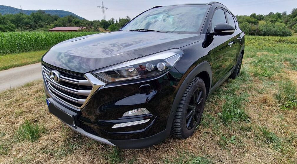 Hyundai TUCSON 83.000 km 17.900 € Owen 73277