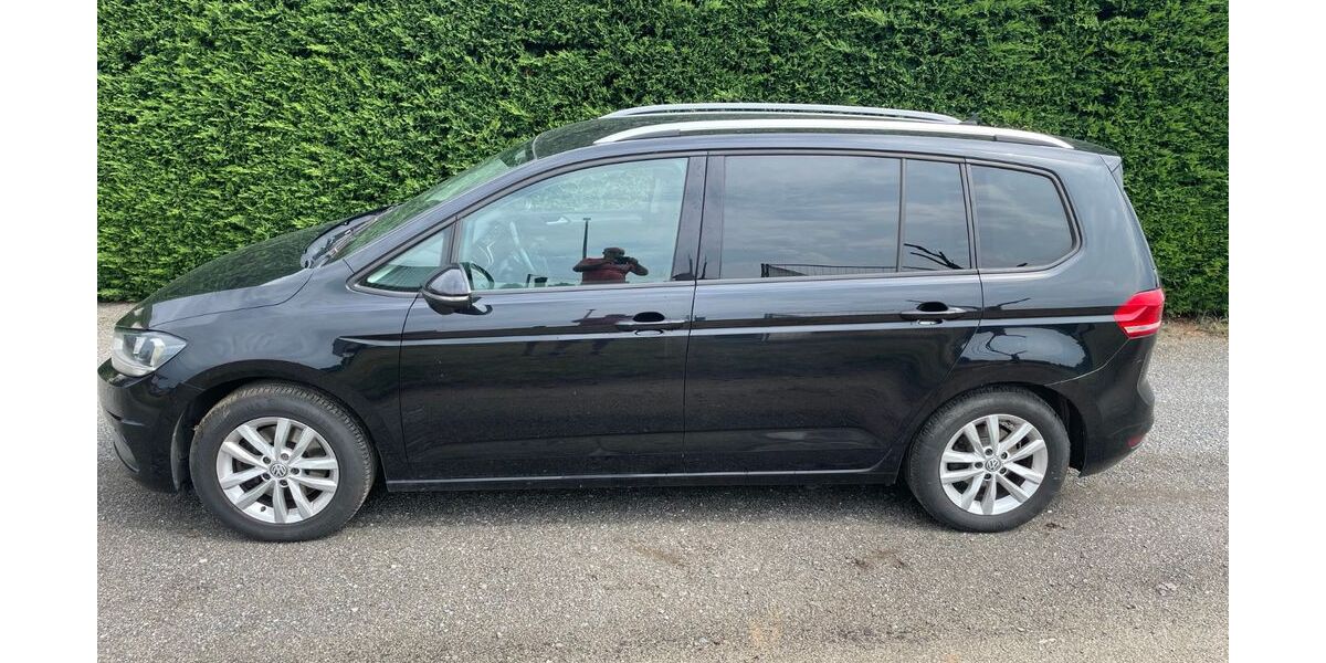 VW Touran 146.217 km 9.999 &euro; Kolkwitz 03099