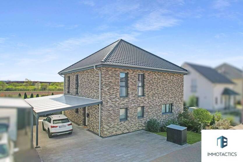 Modernes Einfamilienhaus mit großem Garten in ruhiger Neubau-Siedlung