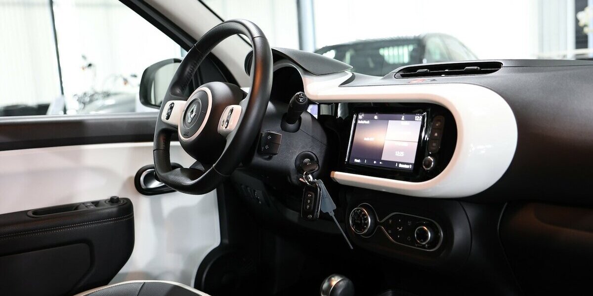 Renault Twingo INTENS ELECTRIC SPURHALTE, LEDER, KAMERA 12.000 km 12.888 &euro; Hamm 59077