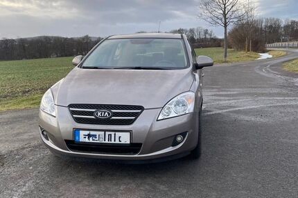 Kia ceed / Ceed 124.000 km 2.990 &euro; Ohrdruf 99885