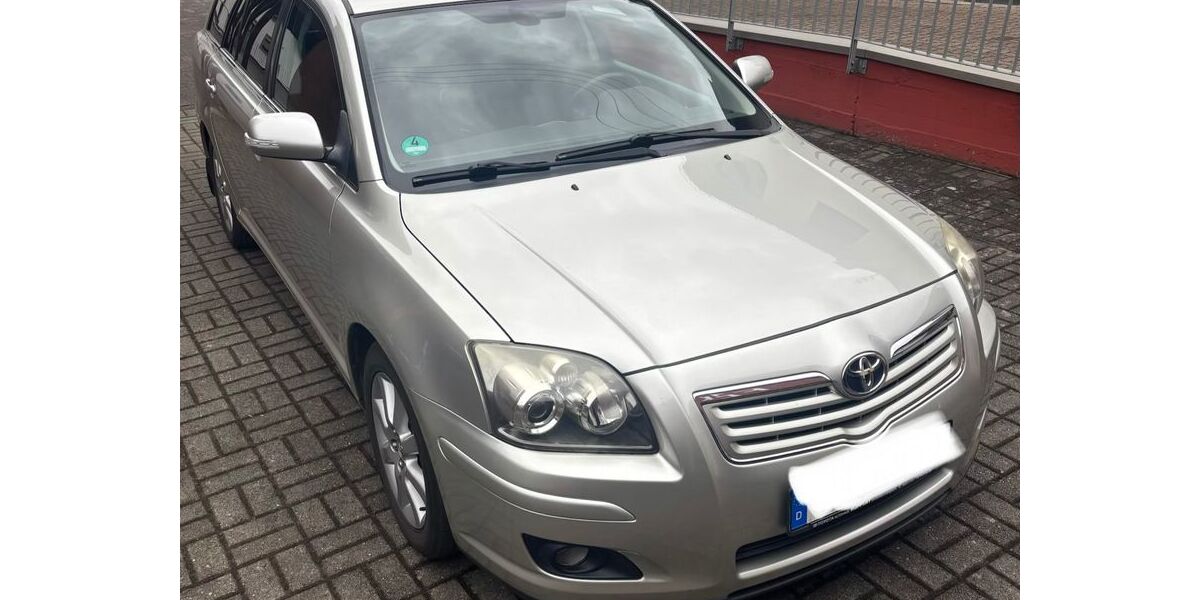 Toyota Avensis 207.000 km 3.900 &euro; Darstein 76848