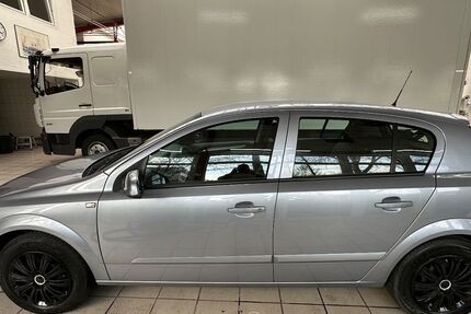 Opel Astra 169.352 km 2.500 &euro; Bad Salzuflen 32108