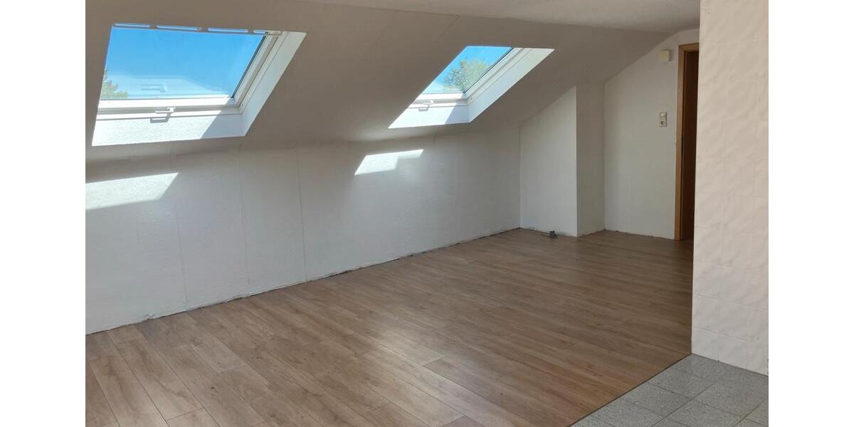 Dachgeschoßwohnung Wuppertal Gemarkung Elberfeld - 2 Zimmer, 55 m&sup2;, 400&euro; | Angebot:26676668