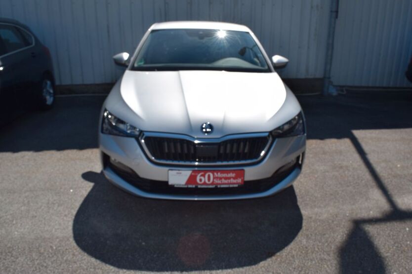 Skoda Scala 32.000 km 17.990 € Grattersdorf 94541