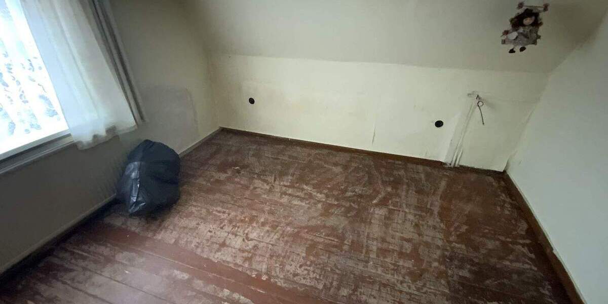 Einfamilienhaus Niederorschel - 6 Zimmer, 140 m&sup2;, 130.000&euro; | Angebot:25877516