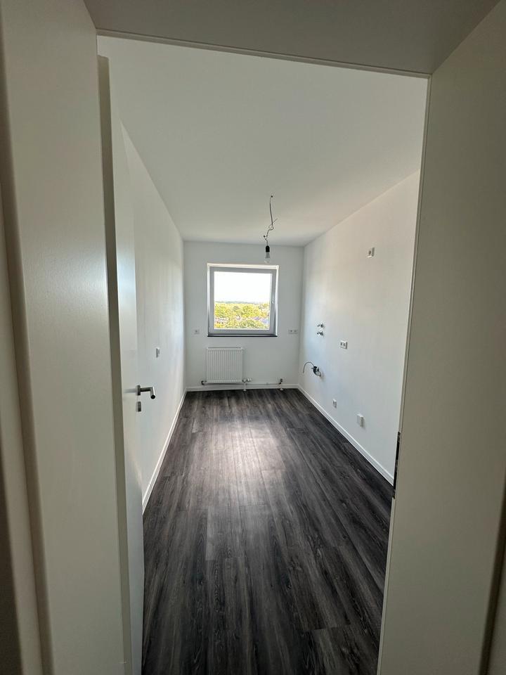 Kernsanierte 4 Zimmer Wohnung 105 m2 in Erkrath- Unterfeldhaus