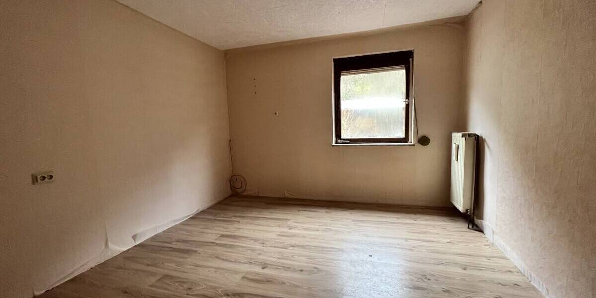 Mehrfamilienhaus, Wohnhaus Blieskastel / Niederwürzbach Niederwürzbach - 5 Zimmer, 100 m&sup2;, 69.000&euro; | Angebot:25984400