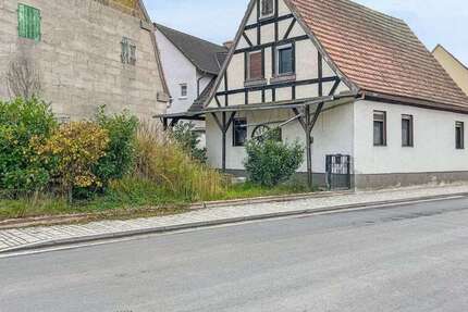 Haus zum Kaufen in Roth 130.000 € 99.63 m² 3 zimmer