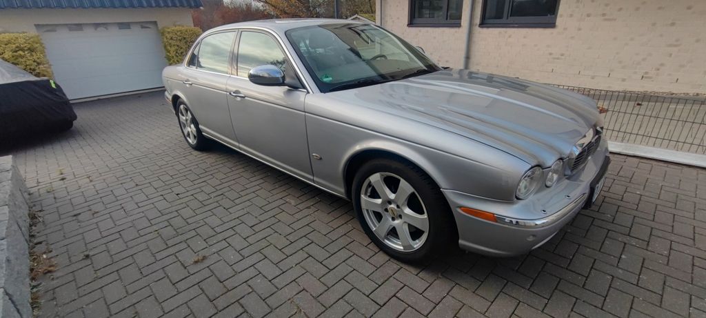Jaguar XJ8 123.410 km 18.999 &euro; Schönberg 24147