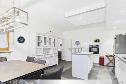 Haus Sulzemoos - 4 Zimmer, 170 m&sup2;, 2.850&euro; | Angebot:25263258