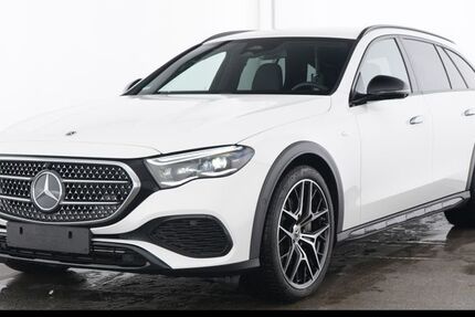 Mercedes-Benz E 300 8.684 km 66.990 € Bautzen 02625