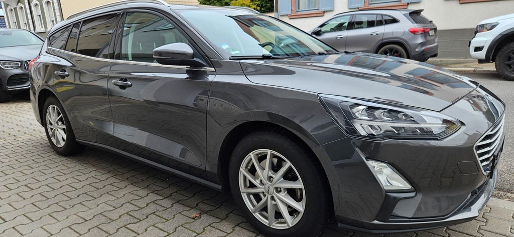 Ford Focus 94.000 km 13.300 € Mannheim 68309