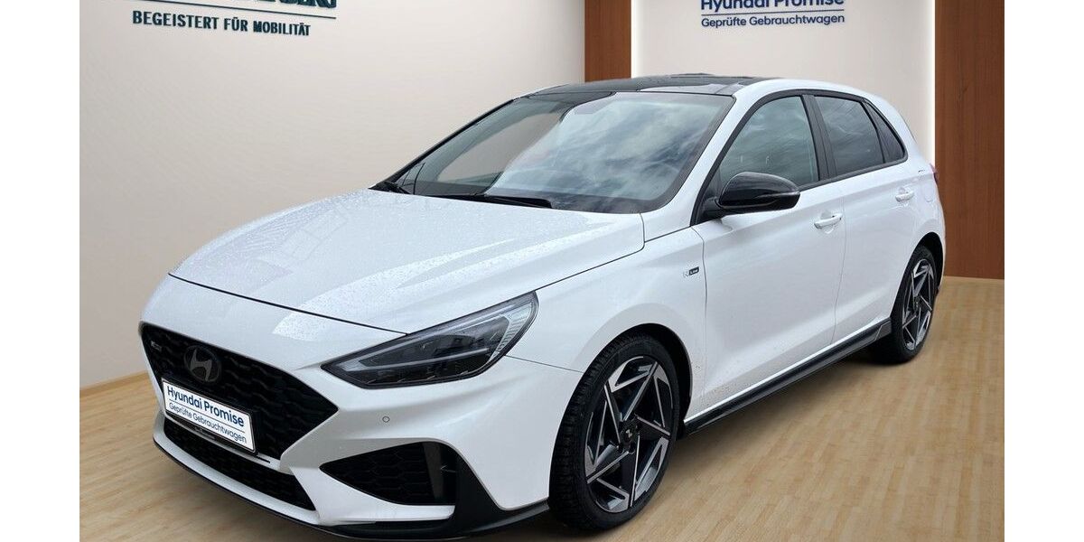 Hyundai i30 17.885 km 24.290 &euro; Landau 76829