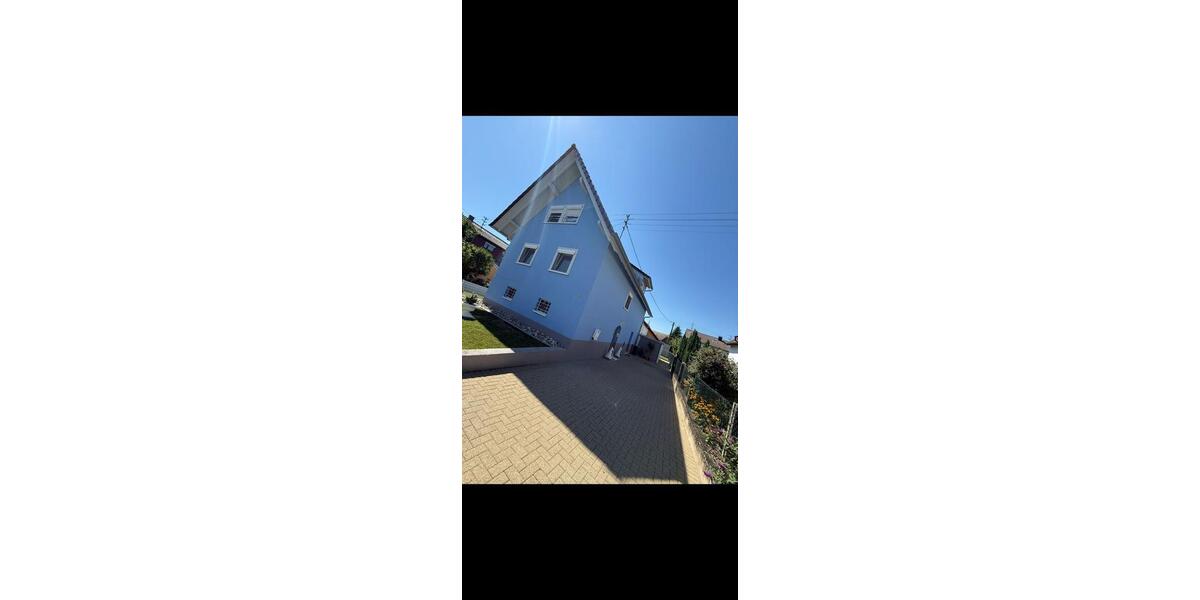 Dachgeschoßwohnung Friesenheim - 3 Zimmer, 80 m&sup2;, 950&euro; | Angebot:25457015