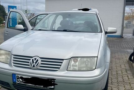 VW Bora 126.869 km 1.450 € Braunschweig 38126