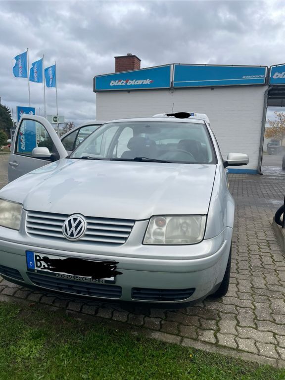 VW Bora 126.869 km 1.450 € Braunschweig 38126