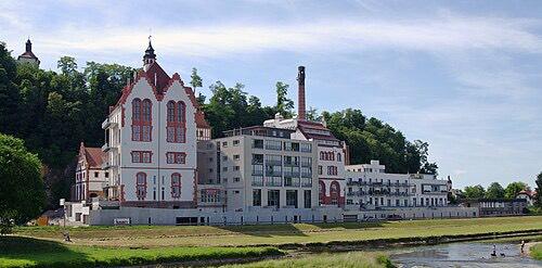 EG Wohnung zu vermieten mit großer Terasse und kleinem Rasenstück zimmer