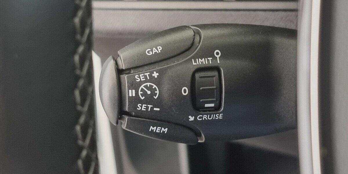 Peugeot 3008 Allure 1.5 HDI LED i-Cockpit Keyless Kamera 76.900 km 18.900 &euro; Garrel 49681