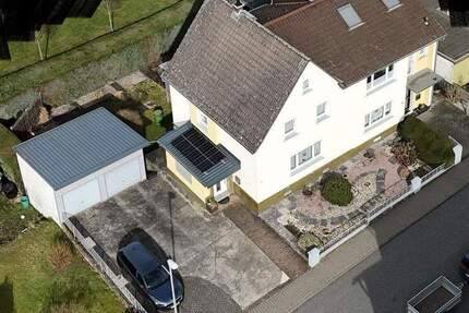 Haus Lollar - 8 Zimmer, 246 m&sup2;, 550.000&euro; | Angebot:25400680