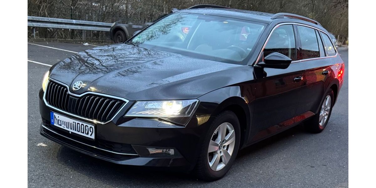 Skoda Superb 124.000 km 18.100 &euro; Velbert 42555