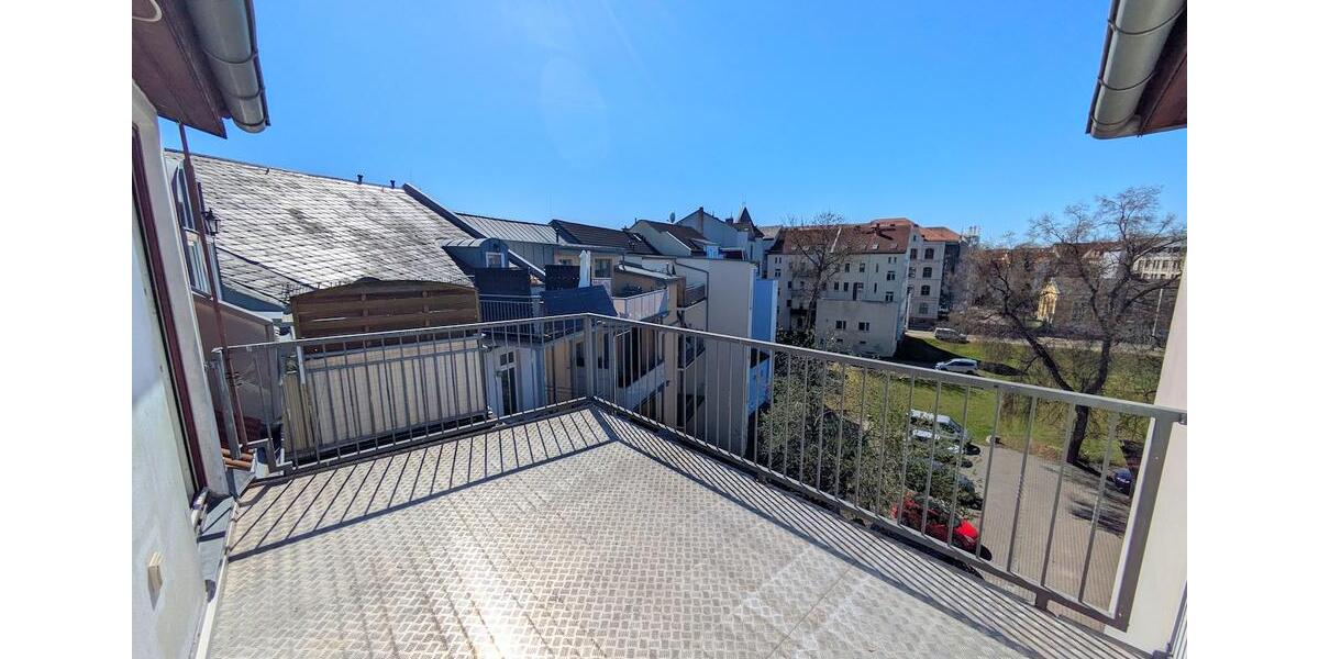 Dachgeschoßwohnung Zwickau - 2 Zimmer, 64 m&sup2;, 385&euro; | Angebot:26404470