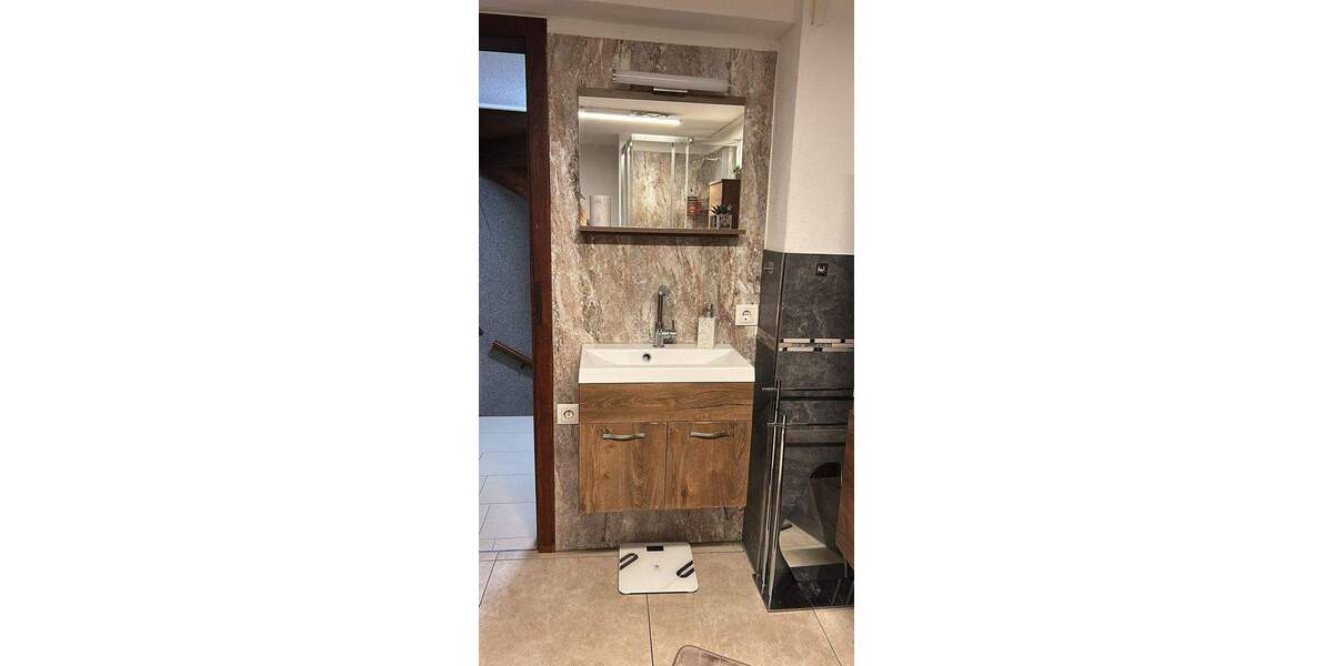 Einfamilienhaus Wiesenbach - 7 Zimmer, 140 m&sup2;, 1.500&euro; | Angebot:25683549