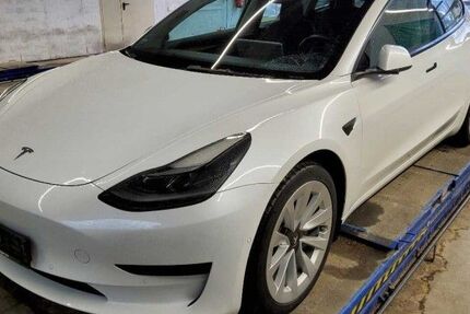 Tesla Model 3 41.057 km 24.900 &euro; Hennef 53773