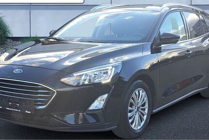 Ford Focus 75.986 km 15.590 € Mittweida 09648