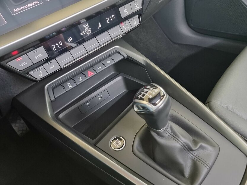 Audi A3 30TFSI limo Navi Leder Digital VIC Kamera LED 66.400 km 21.900 € Garrel 49681