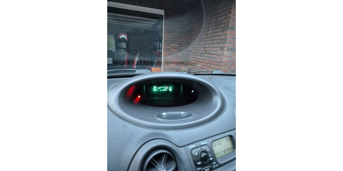 Toyota Yaris 198.000 km 1.700 &euro; Lohne (Oldenburg) 49393