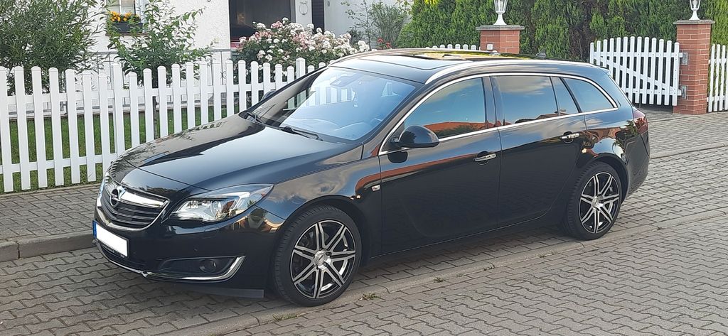 Opel Insignia 152.000 km 8.900 &euro; Staßfurt 39418
