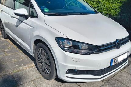 VW Touran 83.000 km 24.900 &euro; Köln 51061