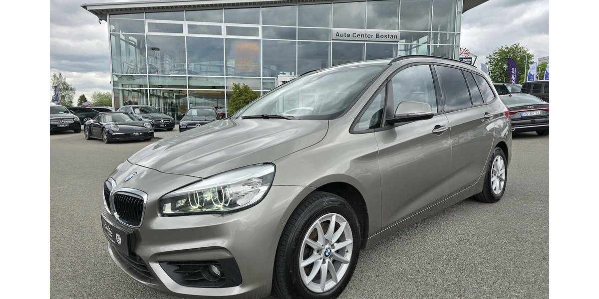 BMW 218 Active Tourer d ADVANTAGE/7-SITZER/AHK/KLIMA 179.900 km 11.900 &euro; Villingen-Schwenningen 78054