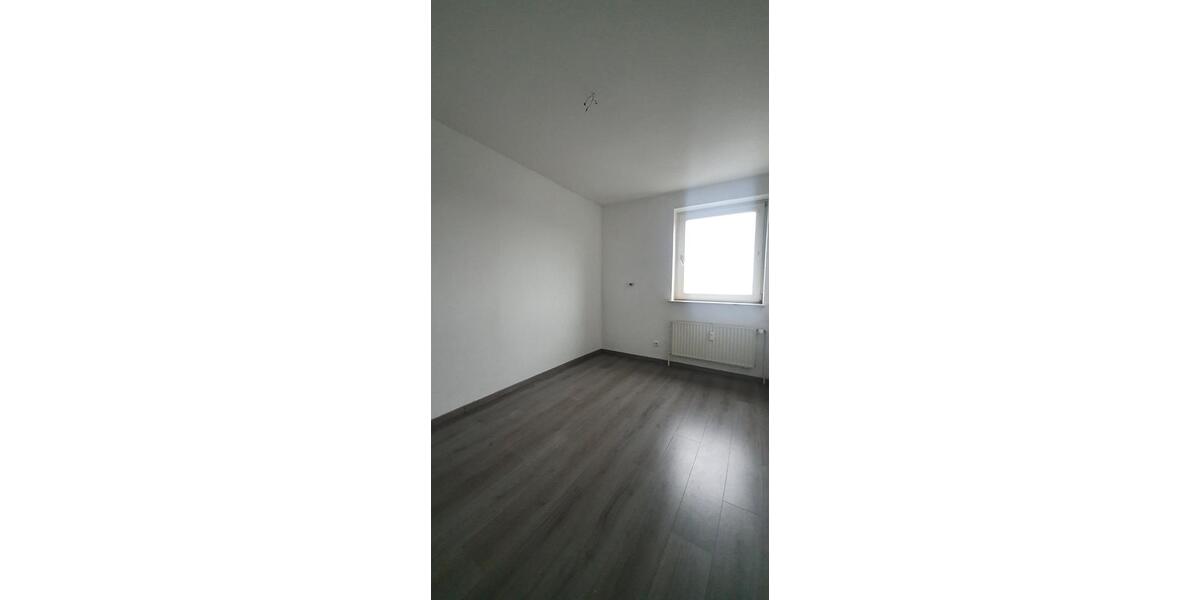 Etagenwohnung Siegen - 4 Zimmer, 104 m&sup2;, 660&euro; | Angebot:25305592