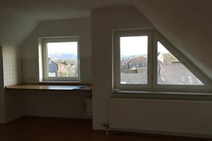 Schön gelegene Dachgeschoßwohnung in Godelheim