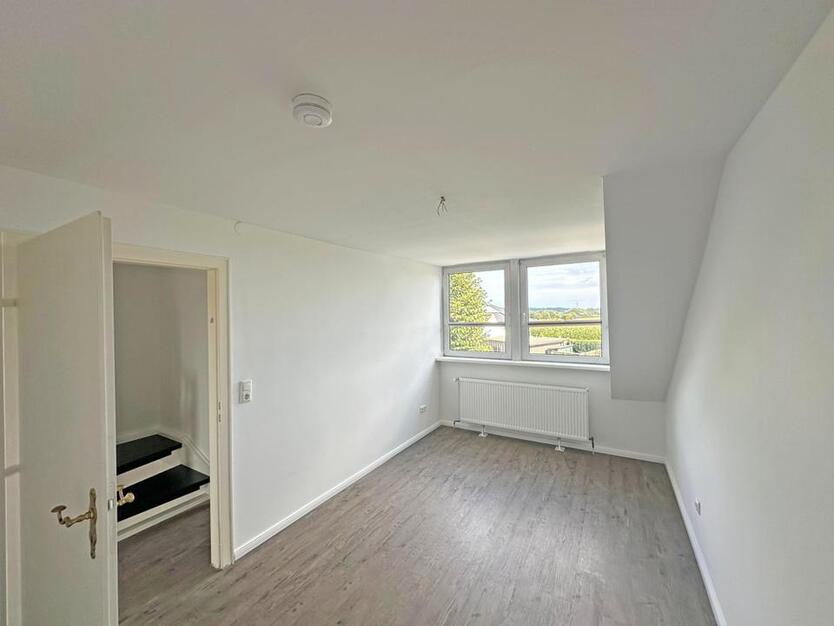 Wulfsdorf - renoviertes, kleines Reihenhaus mit Garten, Terrasse und Garage in Ostsee Nähe für max. 3 Personen!