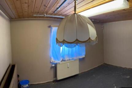 Zimmer zu vermieten mit Gemeinschaftsküche und Bad zimmer