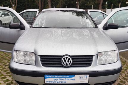 VW Bora 163.498 km 3.490 € Hatten 26209