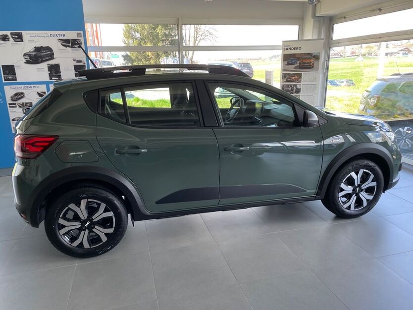 Dacia Sandero 24.300 km 16.200 € Singen 78224