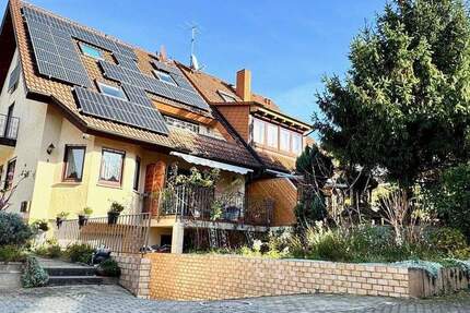 Haus Ebringen - 8 Zimmer, 220 m&sup2;, 899.000&euro; | Angebot:25156148