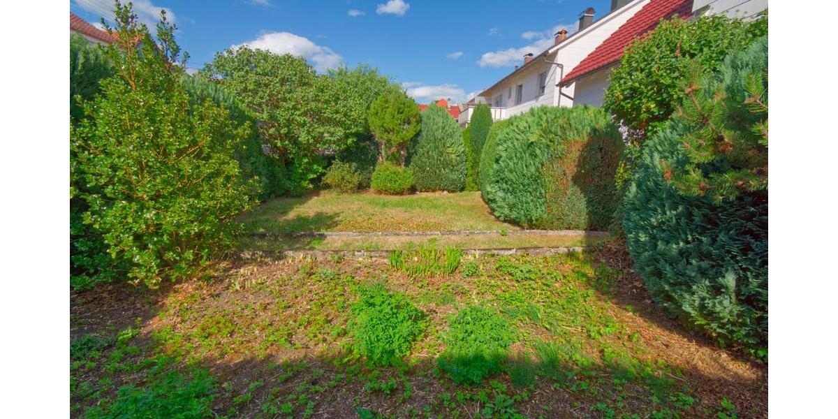 Charmantes Ein-Zweifamilienhaus mit Potenzial und tollem Grundstück in Villingen-Schwenningen - Zweifamilienhaus Villingen-Schwenningen Schwenningen | Angebot:27338964