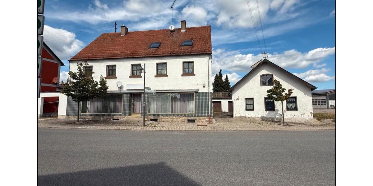 Wohnhaus mit Ladenfläche und Nebengebäude zimmer