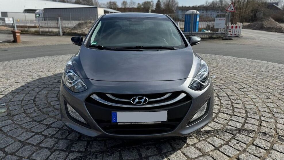 i30