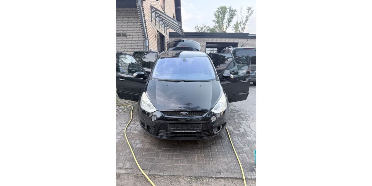 Ford S-Max 166.229 km 3.800 &euro; Willich 47877