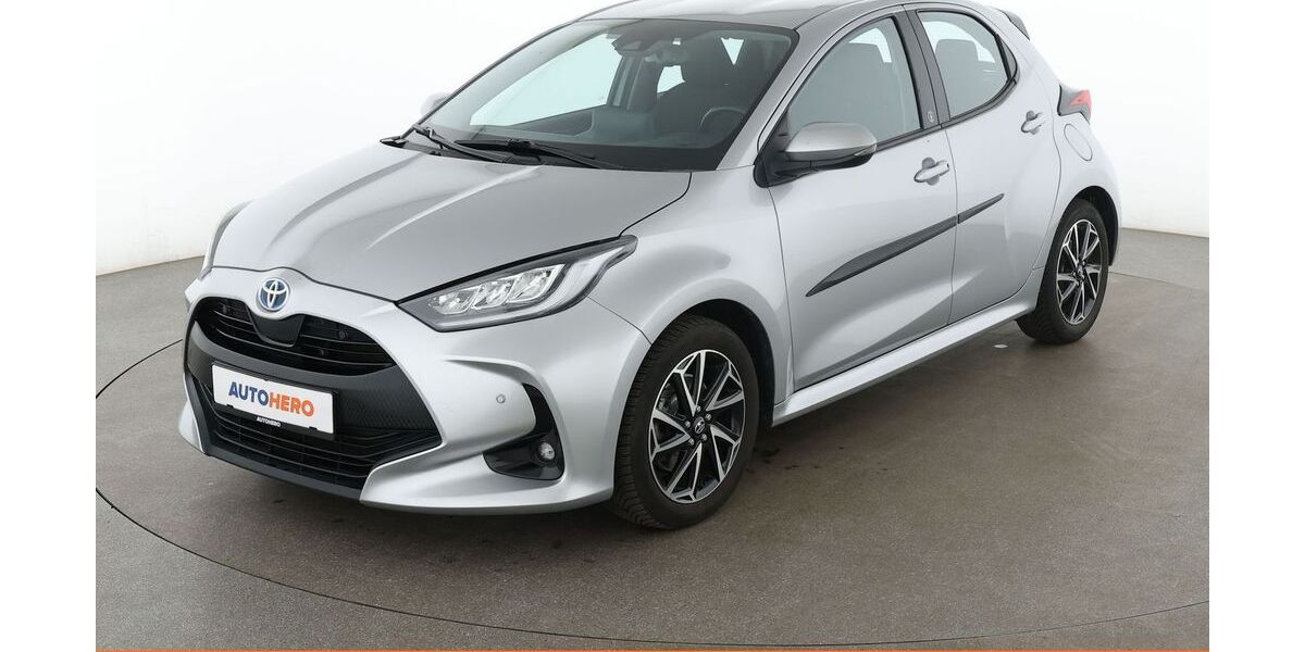 Toyota Yaris 48.302 km 19.590 &euro; Dresden 01187